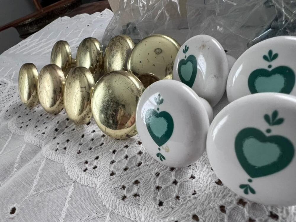 Vintage Cabinet Knobs Lot | 12 Drawer Pulls | 8 Brass & 4 Ceramic Heart Knobs